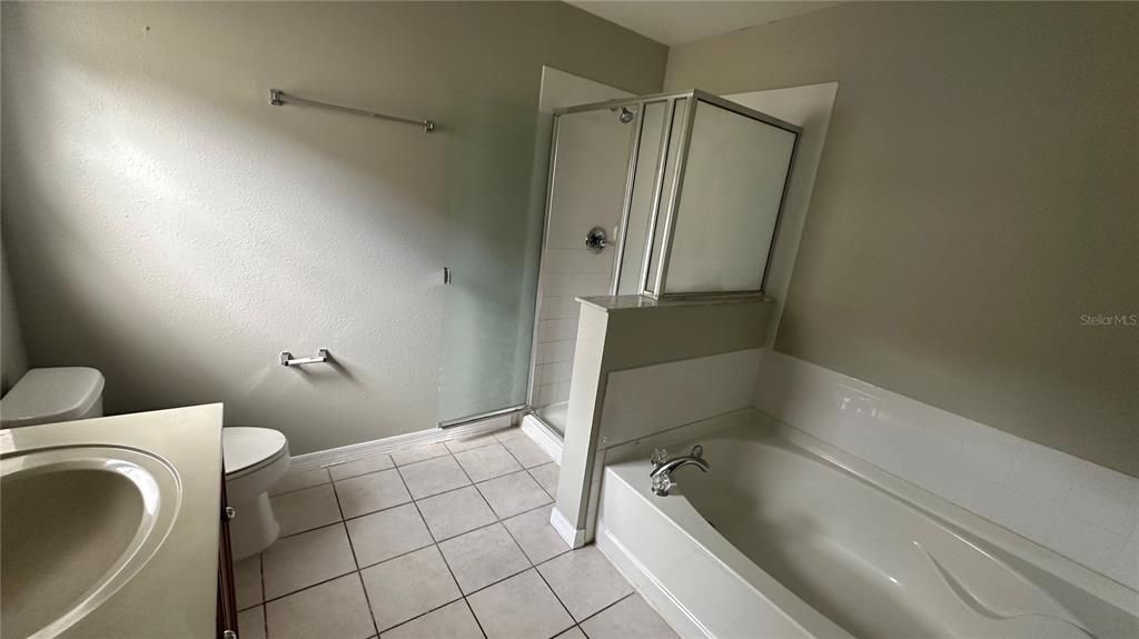 For Rent: $2,800 (4 beds, 2 baths, 2900 Square Feet)