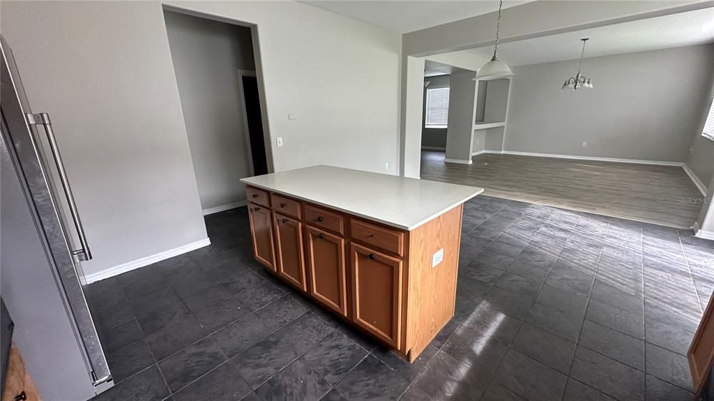 For Rent: $2,800 (4 beds, 2 baths, 2900 Square Feet)