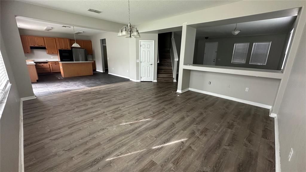 For Rent: $2,800 (4 beds, 2 baths, 2900 Square Feet)