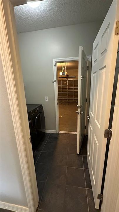 For Rent: $2,800 (4 beds, 2 baths, 2900 Square Feet)