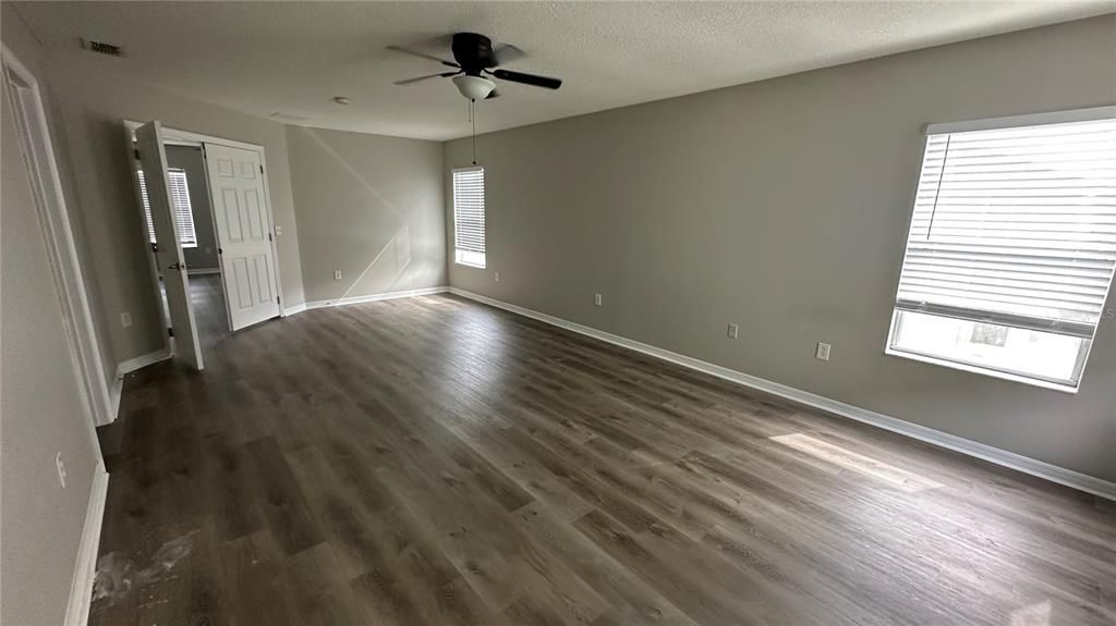 For Rent: $2,800 (4 beds, 2 baths, 2900 Square Feet)