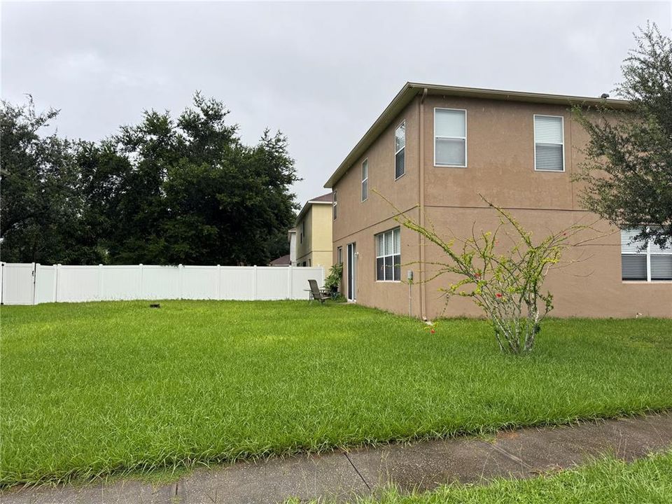 For Rent: $2,800 (4 beds, 2 baths, 2900 Square Feet)