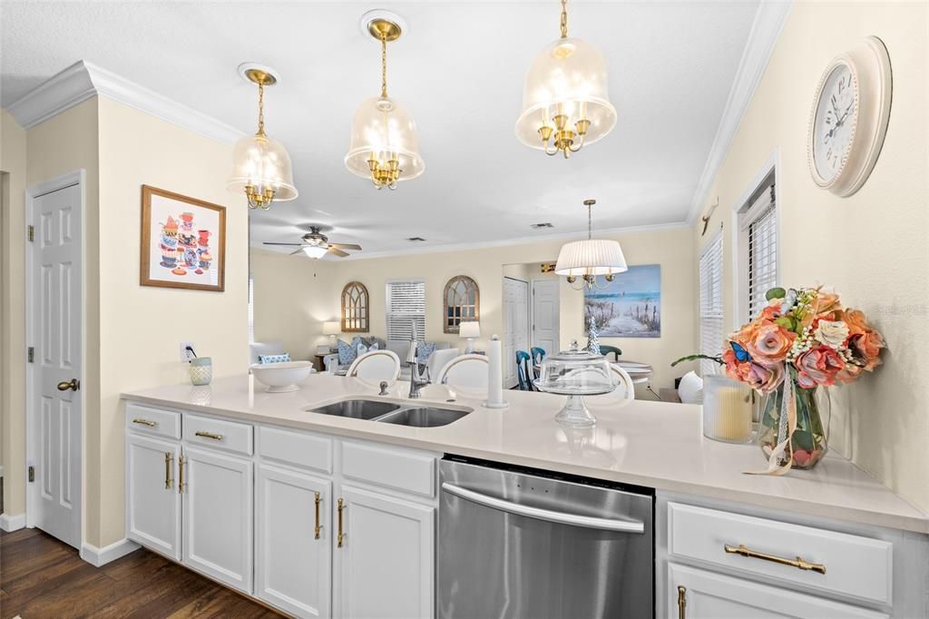 Activo con contrato: $699,000 (3 camas, 2 baños, 1644 Pies cuadrados)