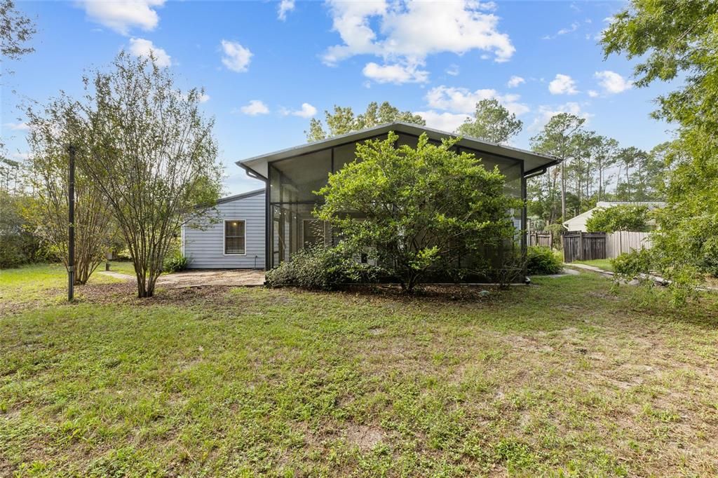 Под контрактом: $240,000 (3 спален, 2 ванн, 1359 Квадратных фут)