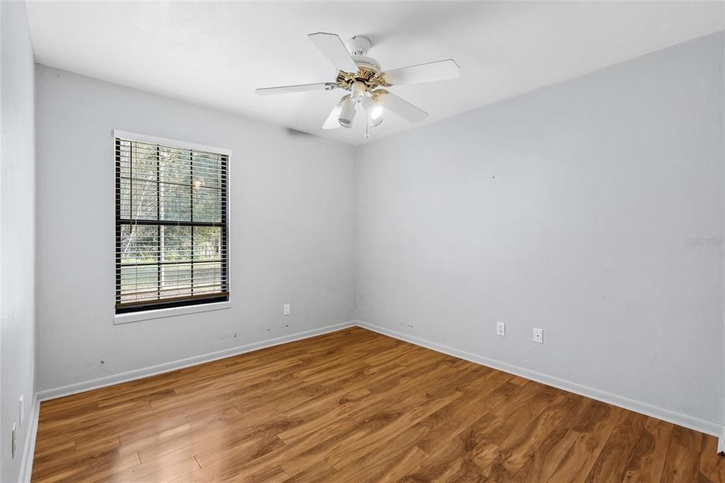 Под контрактом: $240,000 (3 спален, 2 ванн, 1359 Квадратных фут)