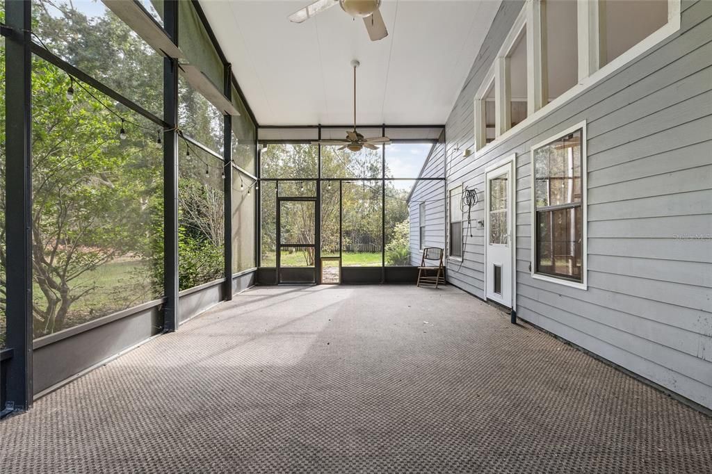 Под контрактом: $240,000 (3 спален, 2 ванн, 1359 Квадратных фут)