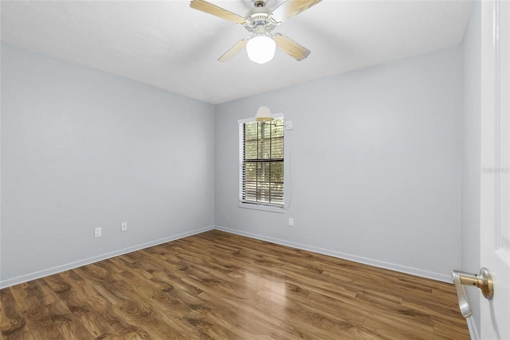 Под контрактом: $240,000 (3 спален, 2 ванн, 1359 Квадратных фут)