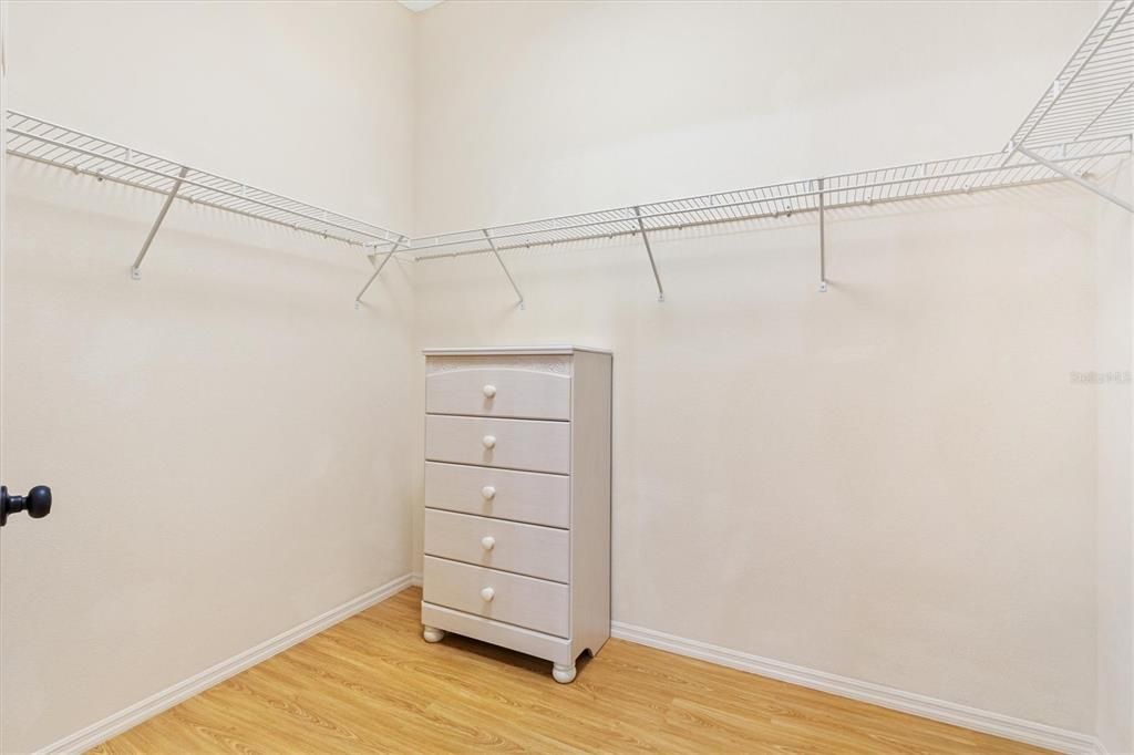 合同活跃: $279,900 (2 贝兹, 2 浴室, 1188 平方英尺)