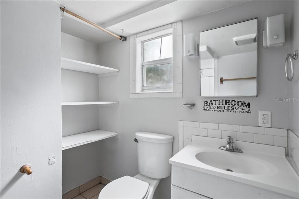 Под контрактом: $449,000 (5 спален, 0 ванн, 3015 Квадратных фут)