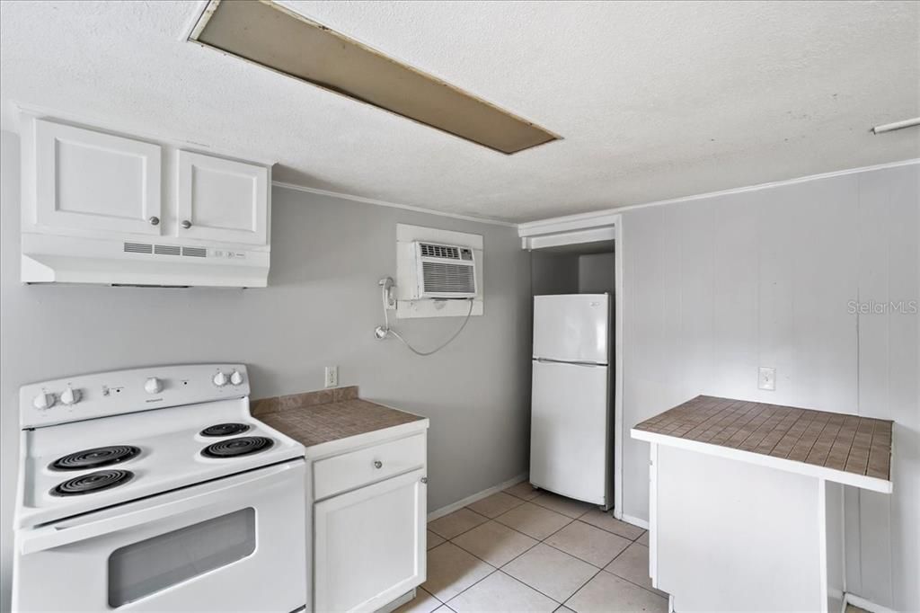 Под контрактом: $449,000 (5 спален, 0 ванн, 3015 Квадратных фут)