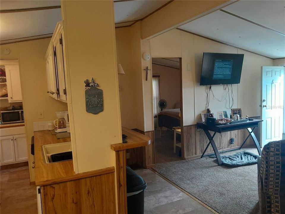 For Sale: $170,000 (3 beds, 2 baths, 960 Square Feet)