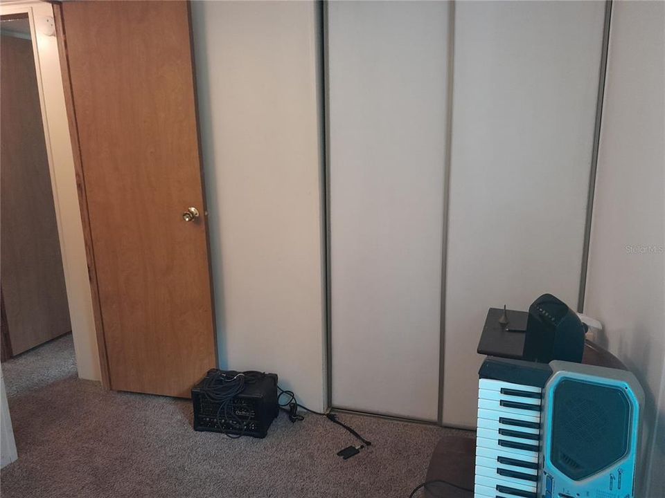 For Sale: $170,000 (3 beds, 2 baths, 960 Square Feet)