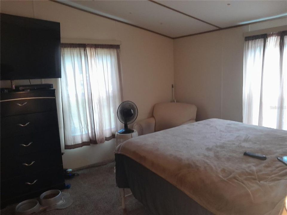 For Sale: $170,000 (3 beds, 2 baths, 960 Square Feet)