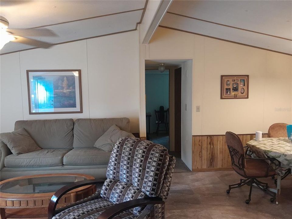 For Sale: $170,000 (3 beds, 2 baths, 960 Square Feet)