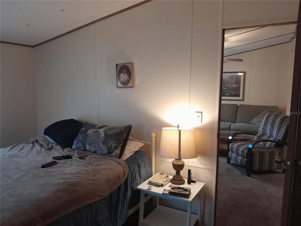 For Sale: $170,000 (3 beds, 2 baths, 960 Square Feet)