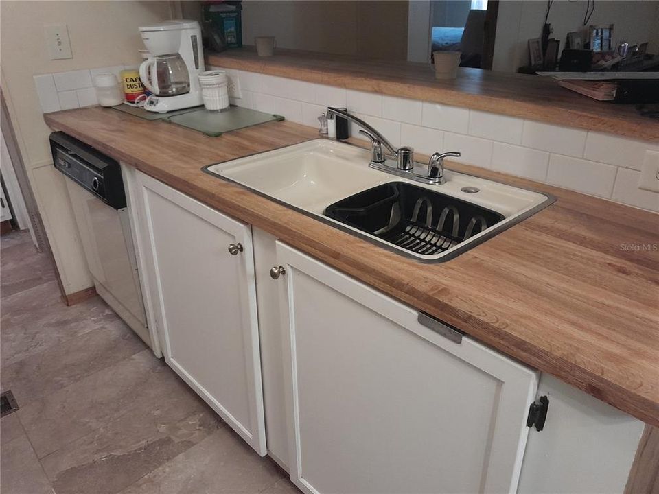 For Sale: $170,000 (3 beds, 2 baths, 960 Square Feet)