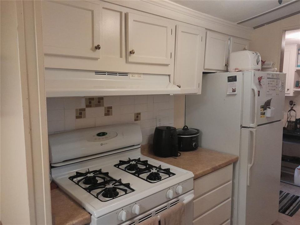 For Sale: $170,000 (3 beds, 2 baths, 960 Square Feet)