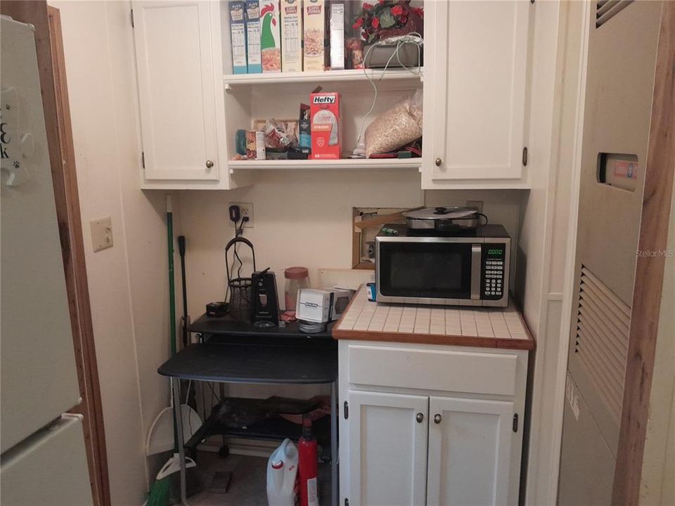 For Sale: $170,000 (3 beds, 2 baths, 960 Square Feet)