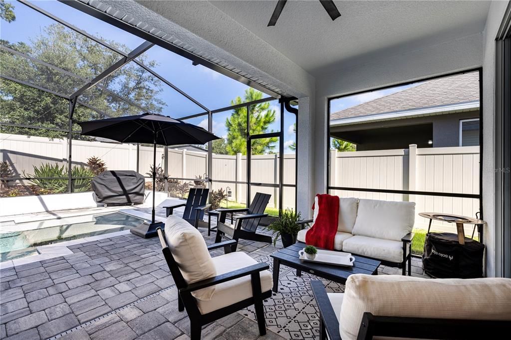 合同活跃: $499,000 (4 贝兹, 3 浴室, 1779 平方英尺)