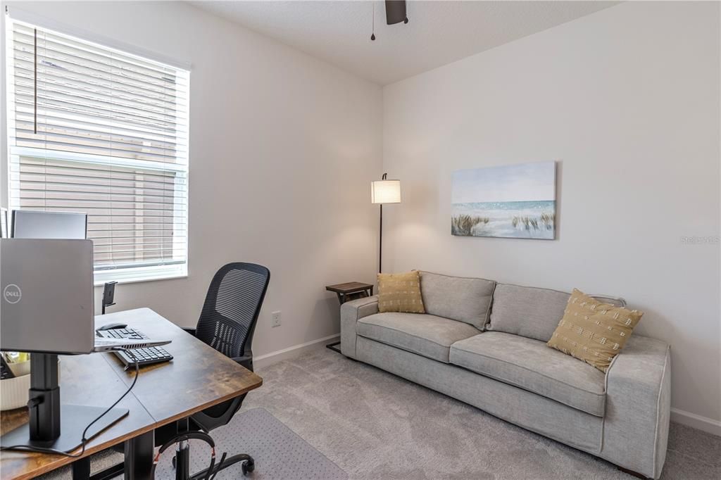 合同活跃: $499,000 (4 贝兹, 3 浴室, 1779 平方英尺)