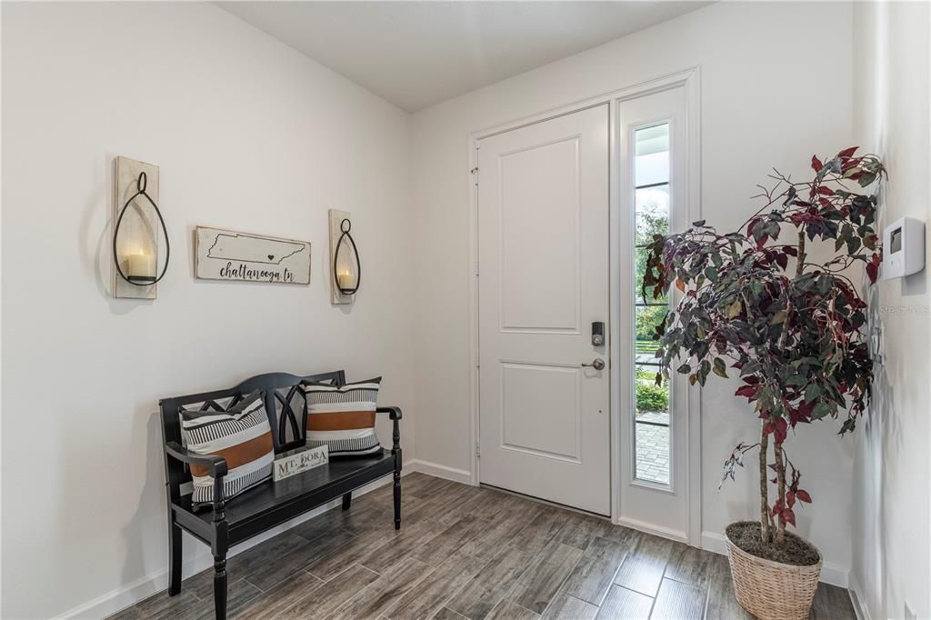 合同活跃: $499,000 (4 贝兹, 3 浴室, 1779 平方英尺)