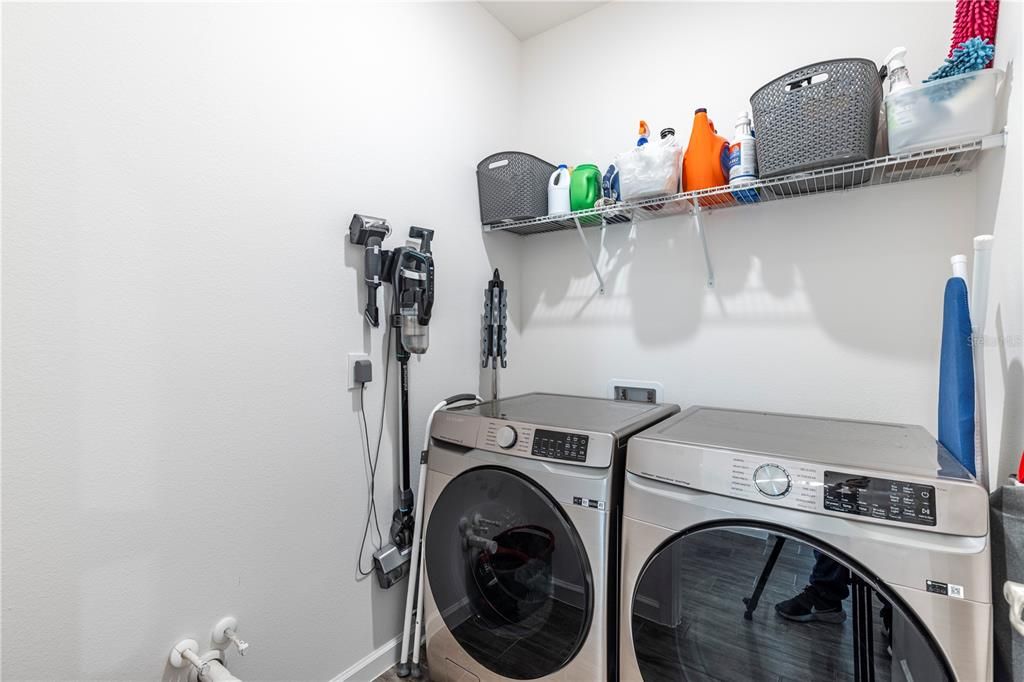 合同活跃: $499,000 (4 贝兹, 3 浴室, 1779 平方英尺)