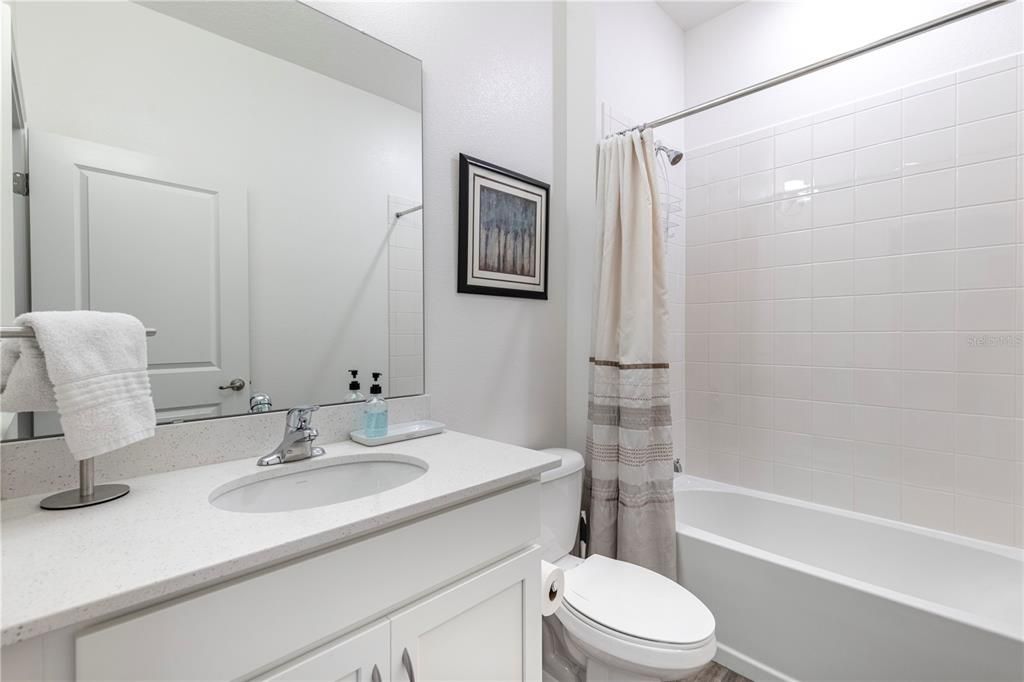 合同活跃: $499,000 (4 贝兹, 3 浴室, 1779 平方英尺)