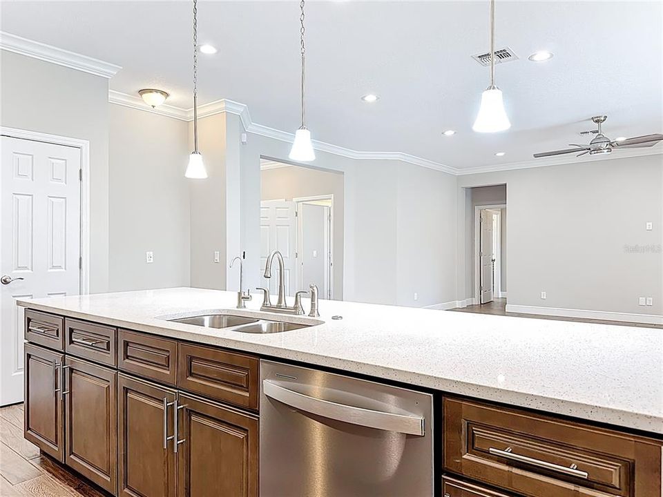 待售: $700,000 (4 贝兹, 3 浴室, 2927 平方英尺)