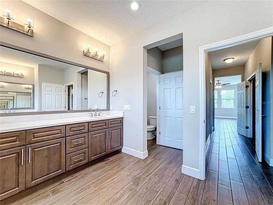 待售: $700,000 (4 贝兹, 3 浴室, 2927 平方英尺)