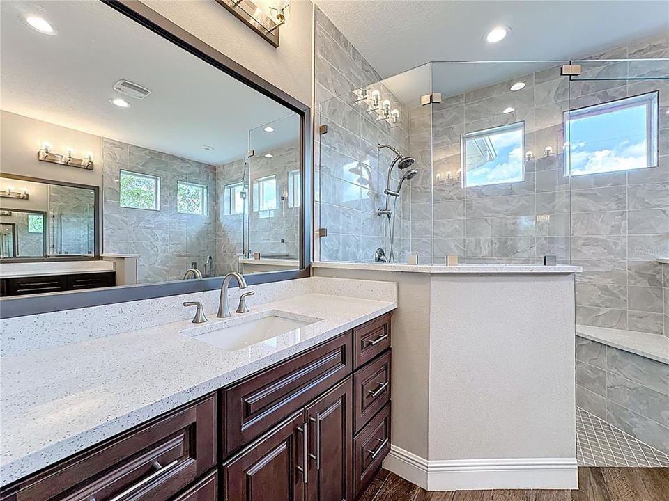 待售: $700,000 (4 贝兹, 3 浴室, 2927 平方英尺)