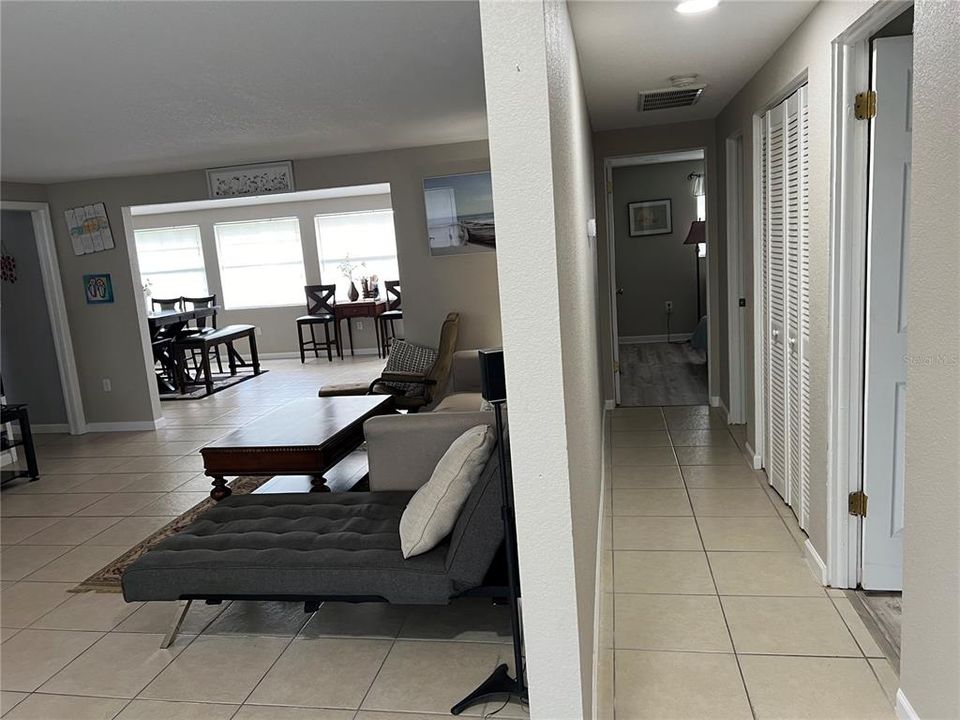 Activo con contrato: $1,800 (3 camas, 2 baños, 1702 Pies cuadrados)