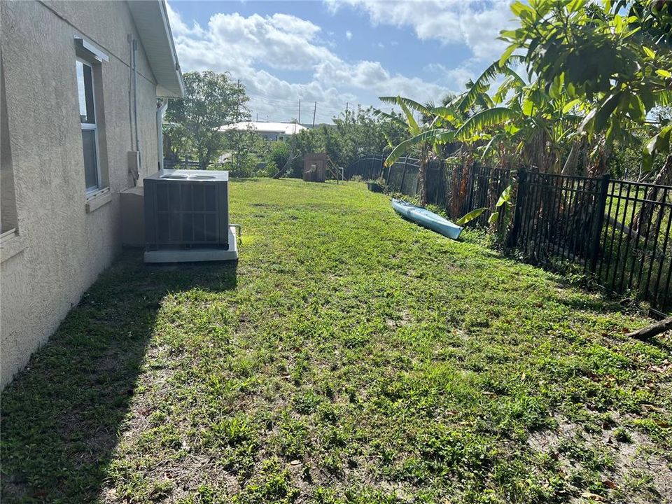 Activo con contrato: $1,800 (3 camas, 2 baños, 1702 Pies cuadrados)