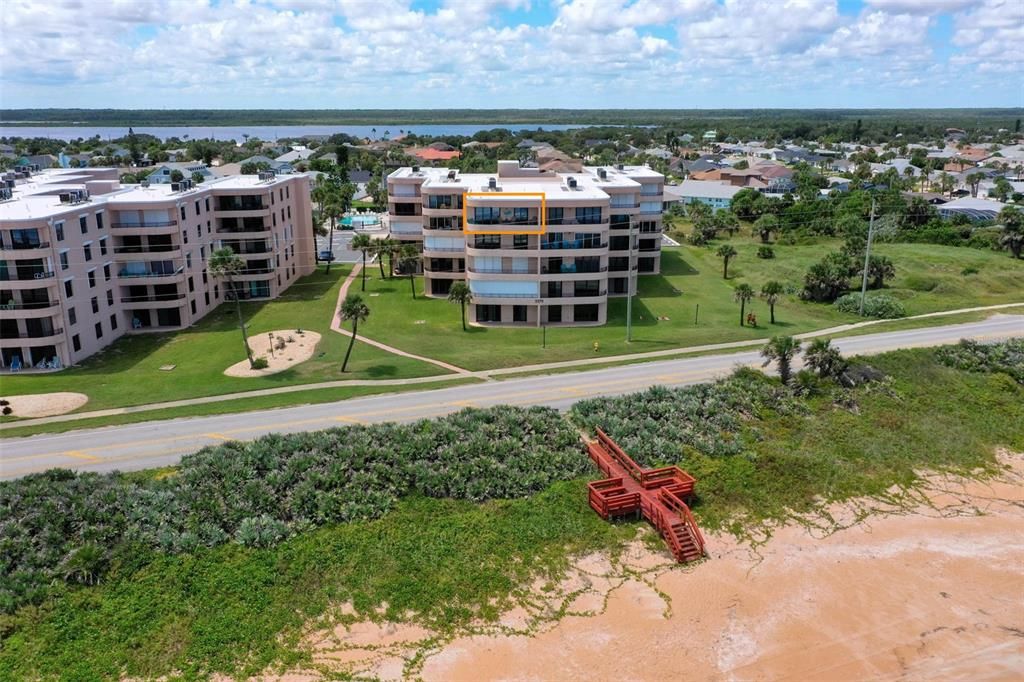 合同活跃: $349,000 (2 贝兹, 2 浴室, 1275 平方英尺)