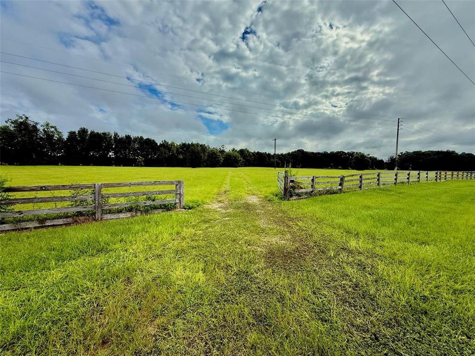 待售: $285,000 (10.00 acres)