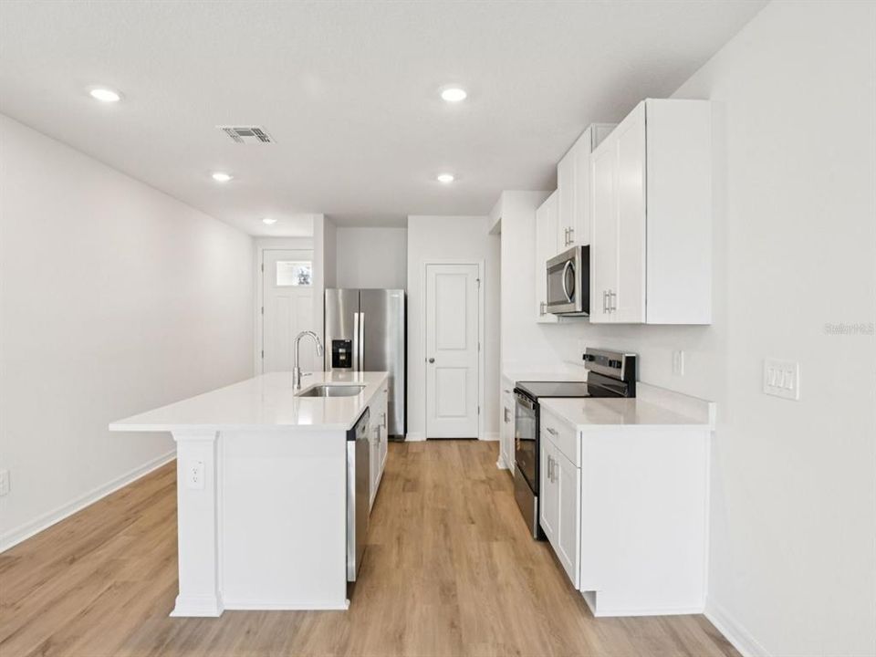 На продажу: $267,660 (3 спален, 2 ванн, 1269 Квадратных фут)