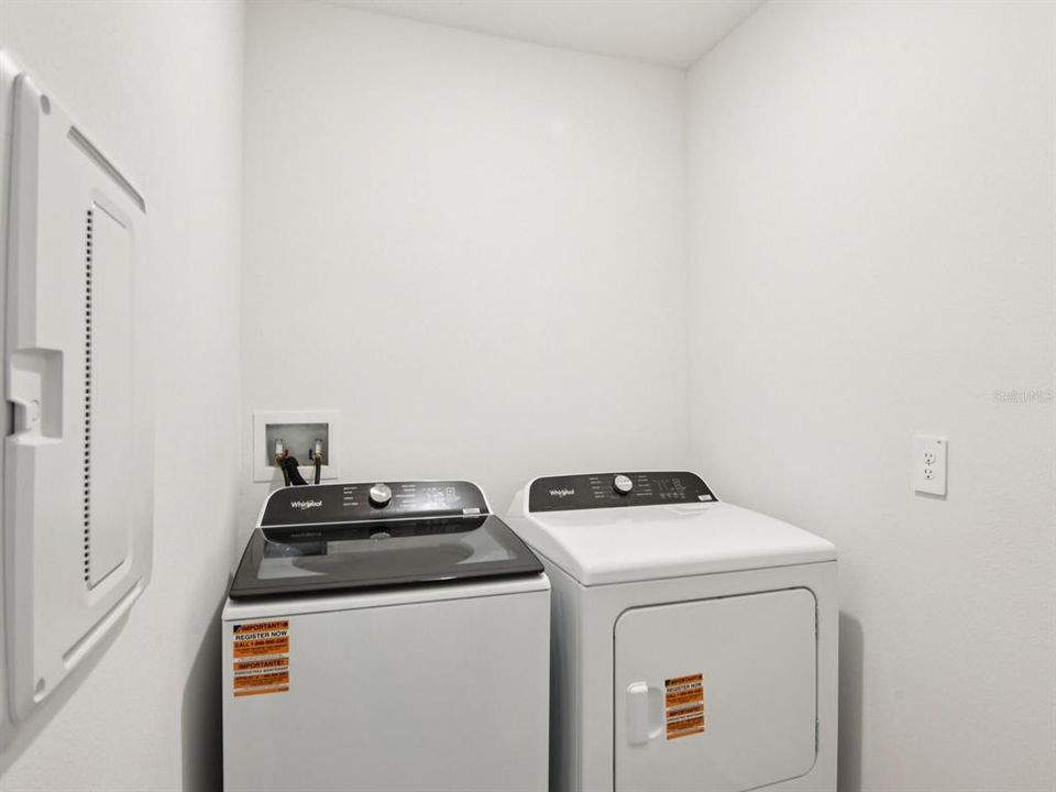 На продажу: $267,660 (3 спален, 2 ванн, 1269 Квадратных фут)