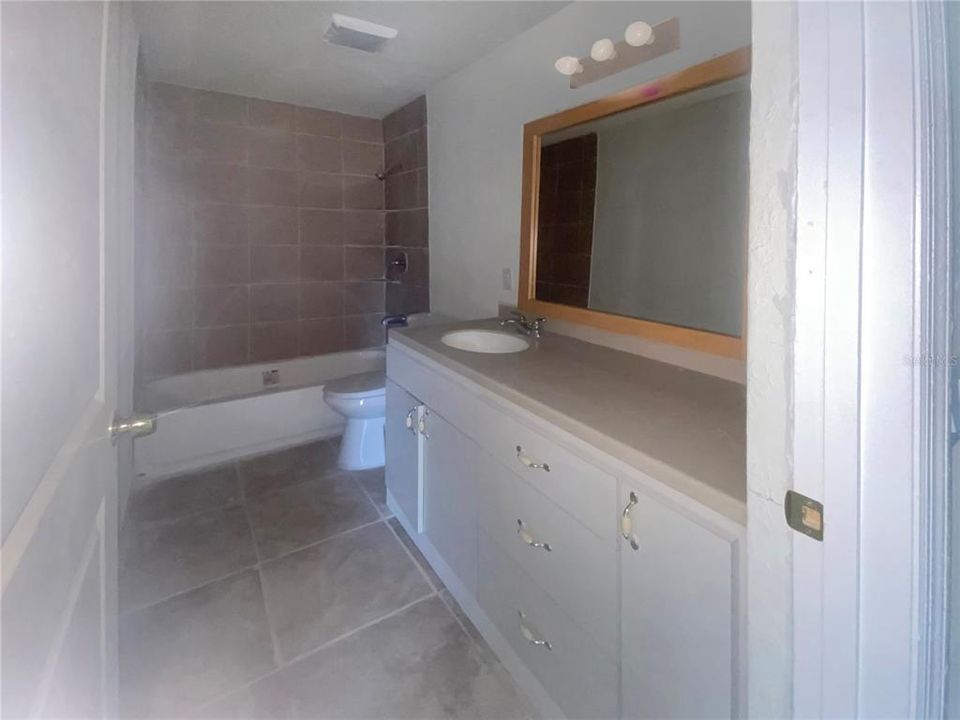 Active With Contract: $239,999 (3 beds, 2 baths, 1300 Square Feet)