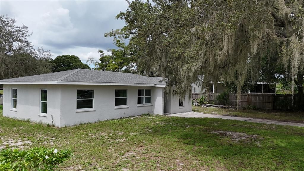 Active With Contract: $239,999 (3 beds, 2 baths, 1300 Square Feet)