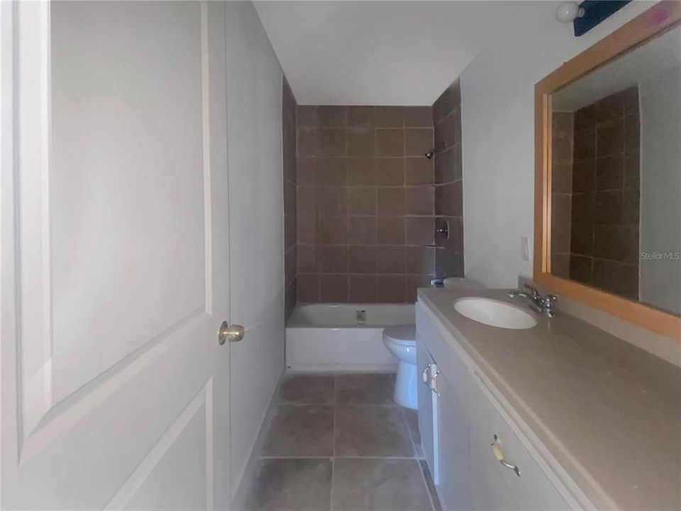 Active With Contract: $239,999 (3 beds, 2 baths, 1300 Square Feet)