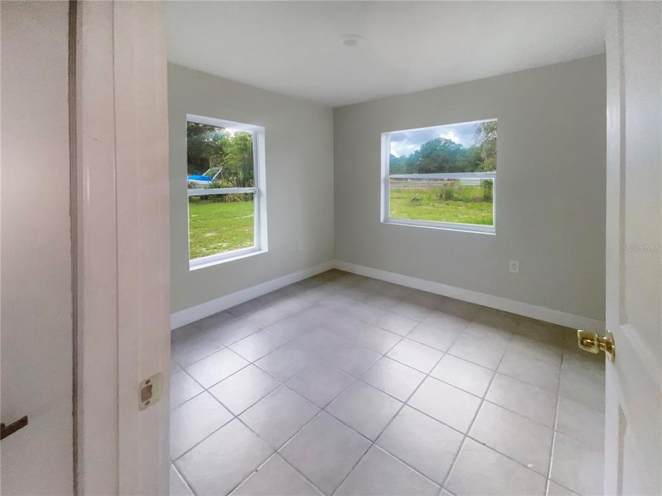 Active With Contract: $239,999 (3 beds, 2 baths, 1300 Square Feet)