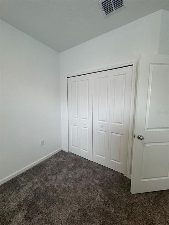 合同活跃: $2,000 (3 贝兹, 2 浴室, 1689 平方英尺)