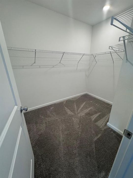 合同活跃: $2,000 (3 贝兹, 2 浴室, 1689 平方英尺)