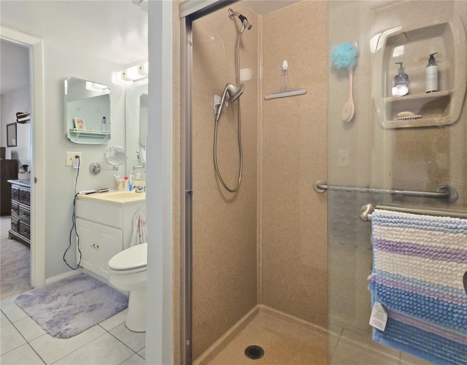 На продажу: $139,900 (2 спален, 1 ванн, 1054 Квадратных фут)