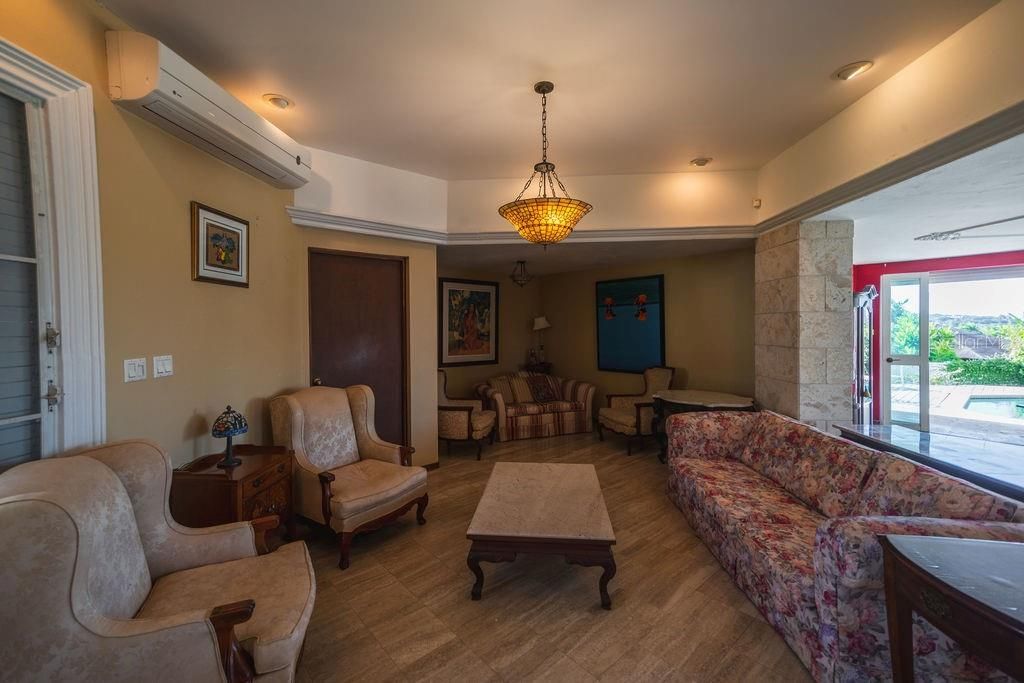 На продажу: $1,600,000 (5 спален, 4 ванн, 3410 Квадратных фут)