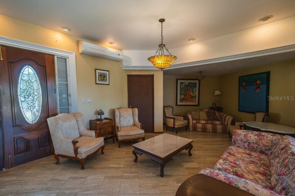 На продажу: $1,600,000 (5 спален, 4 ванн, 3410 Квадратных фут)