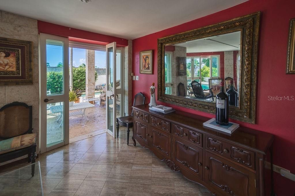 На продажу: $1,600,000 (5 спален, 4 ванн, 3410 Квадратных фут)