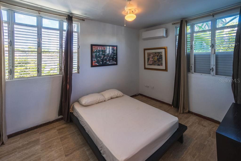 На продажу: $1,600,000 (5 спален, 4 ванн, 3410 Квадратных фут)