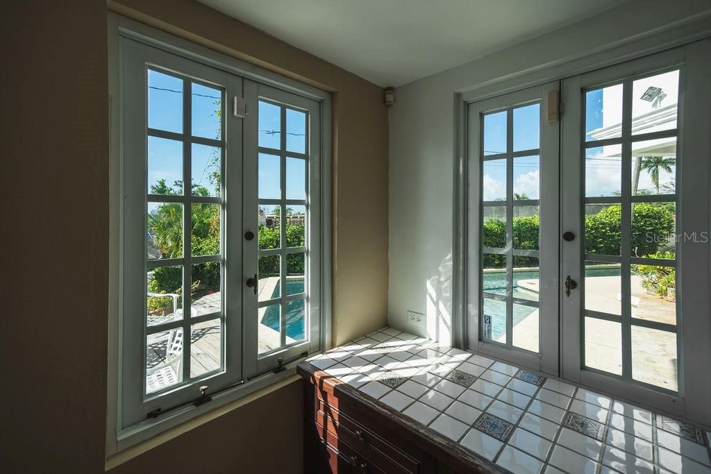 На продажу: $1,600,000 (5 спален, 4 ванн, 3410 Квадратных фут)