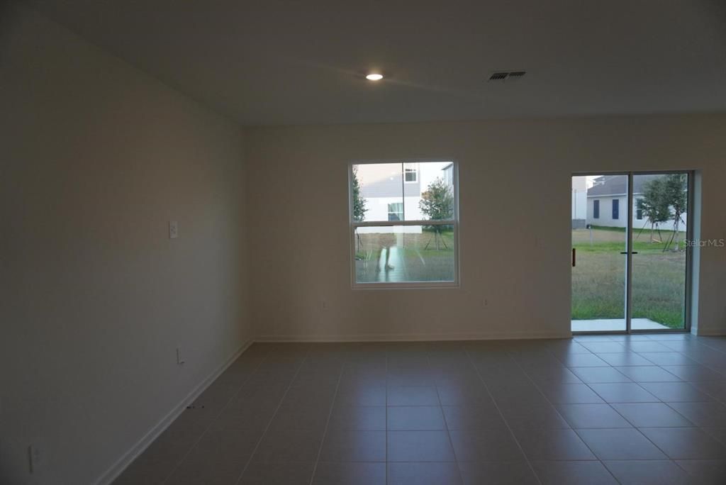 В аренду: $2,450 (5 спален, 2 ванн, 2211 Квадратных фут)