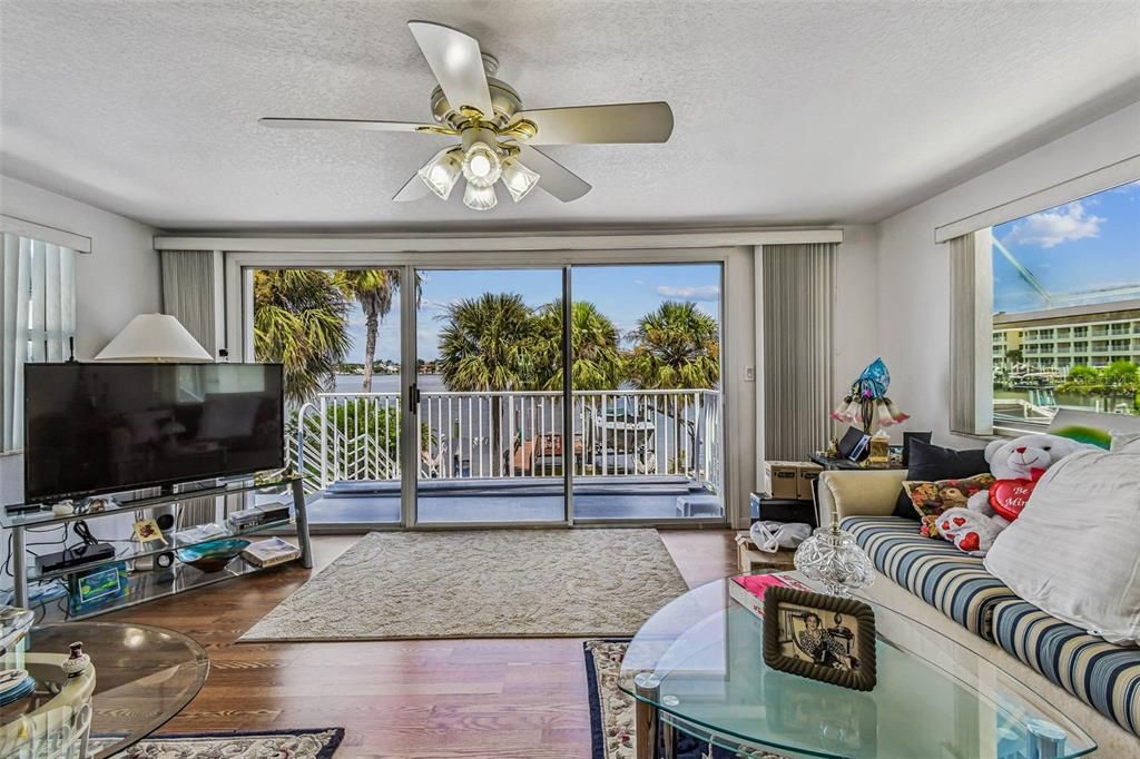 For Sale: $1,199,000 (3 beds, 2 baths, 2310 Square Feet)